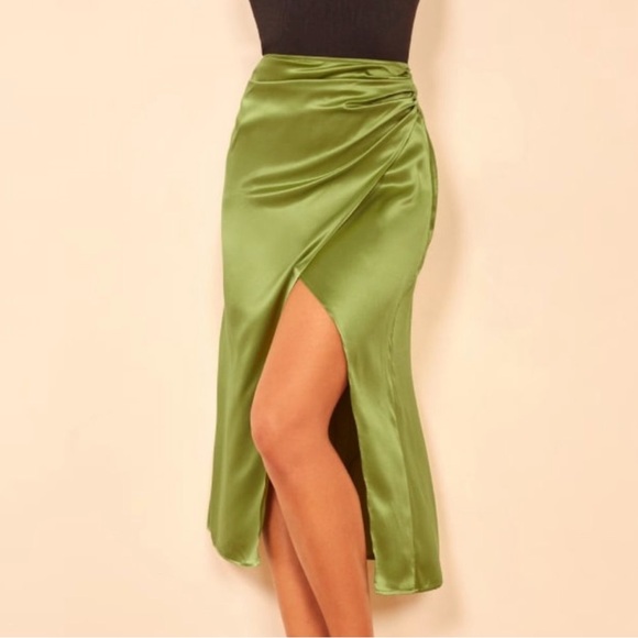 Reformation Dresses & Skirts - NWOT Reformation Sabine Skirt in Avocado size 10